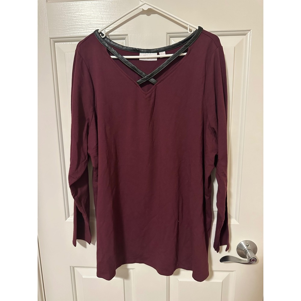 Belle Kim Gravel Top Women 2X Burgundy Criss Cross V-Neck Faux Leather Trim L/S